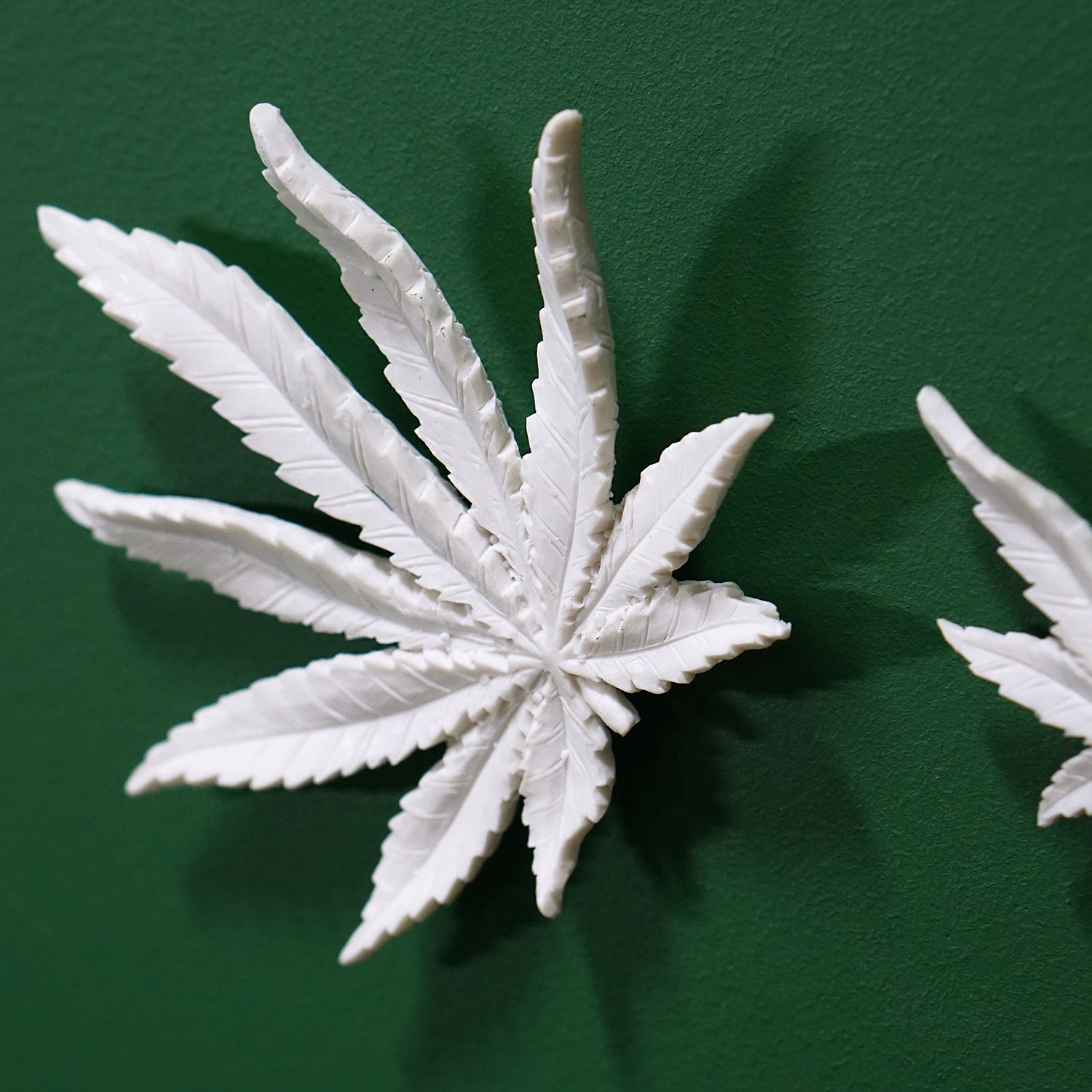 Cannabis Leaf Wall Play™ Off-White